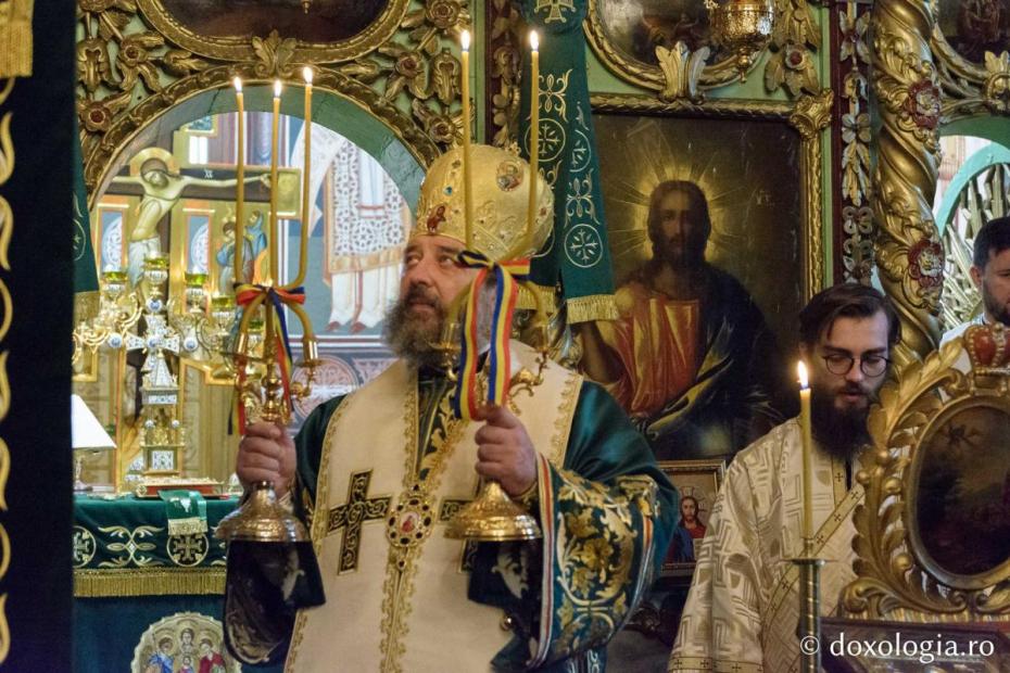 PS Nichifor Botoșăneanul a slujit la Parohia „Sfinții Voievozi” Roșca / Foto: Mihail Vrăjitoru